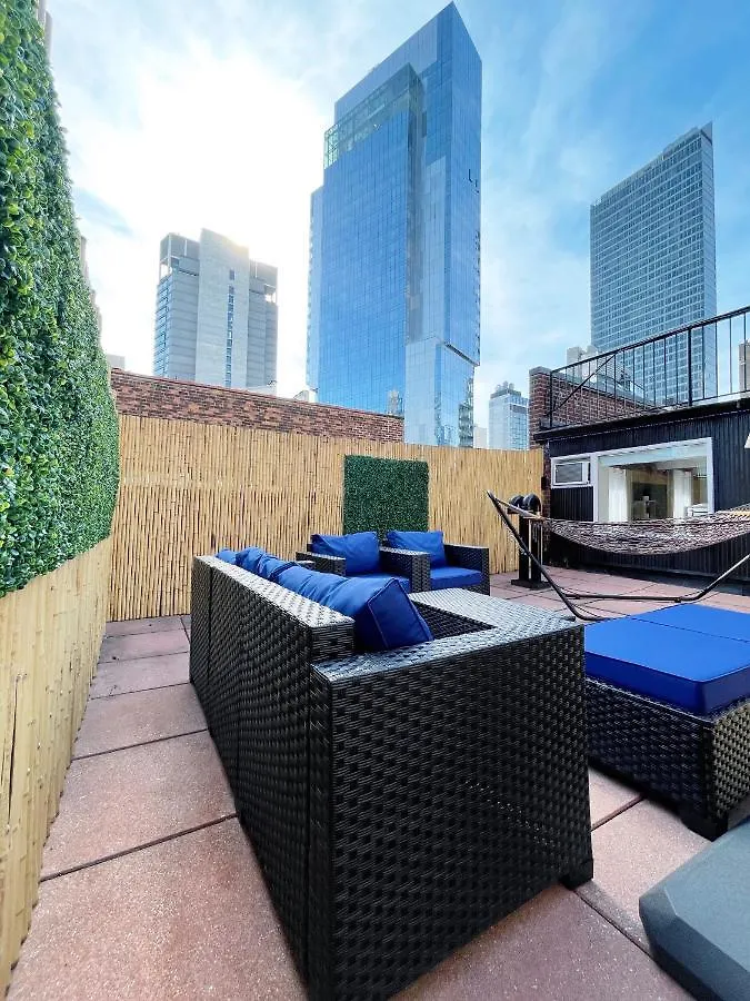 Hotel And The City, Rooftop City View New York Apartment